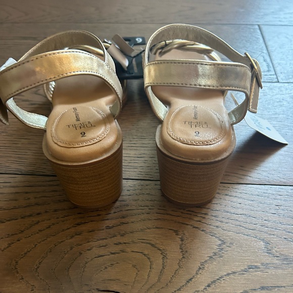 NWT! Time and Tru Women's Mid-Heel Gold Knot Wedge Sandals Size 9 - Picture 11 of 13